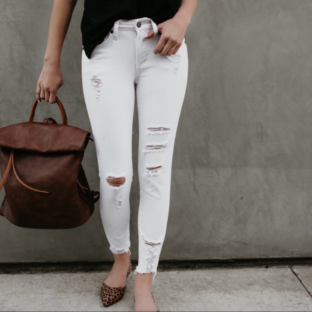 SUMMER CLEARANCE‼️ Jaedyn Distressed White Denim - Picture 6 of 8